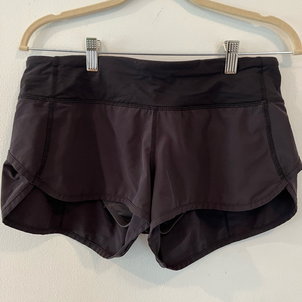 LULULEMON SPEED UP SHORT SIZE 6